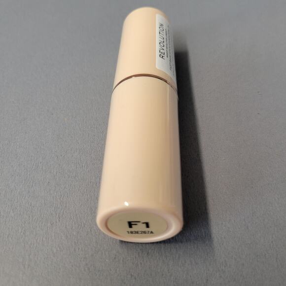 Makeup Revolution Fast Base Stick Foundation F1 0.21 oz 6.2g Sealed New - Picture 2 of 6